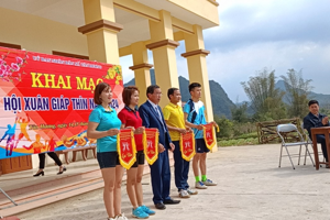 Ủy ban nhân dân xã Tân Hương tổ chức các hoạt động Mừng Đảng, Mừng Xuân Giáp Thìn năm 2024.